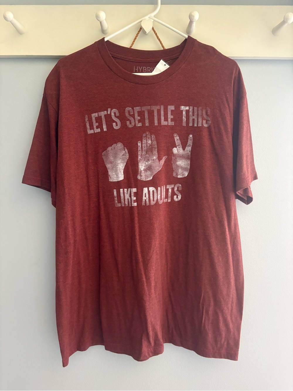 Hybrid & Company Rust Red Crewneck Graphic Tee